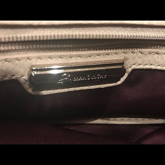 B Makowsky Shoulder Bag - Picture 2 of 6